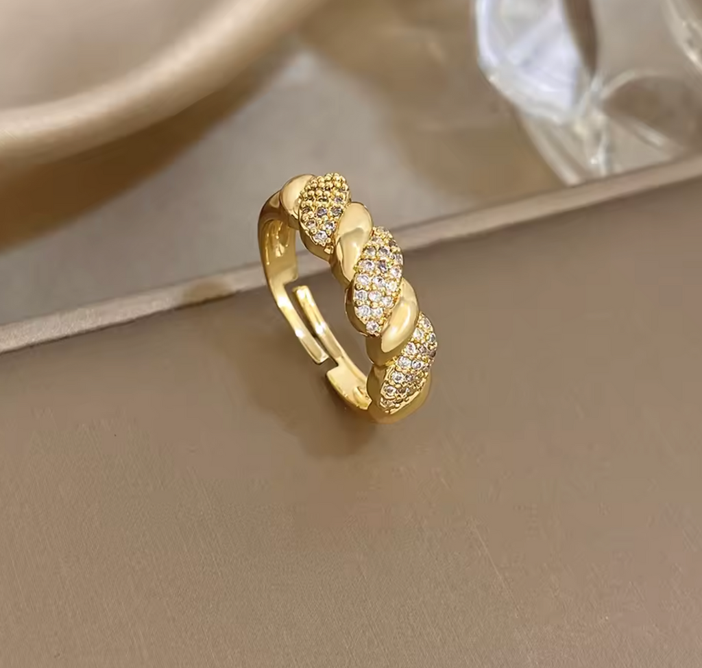 Vintage Geometric Gold-Plated Zircon Ring