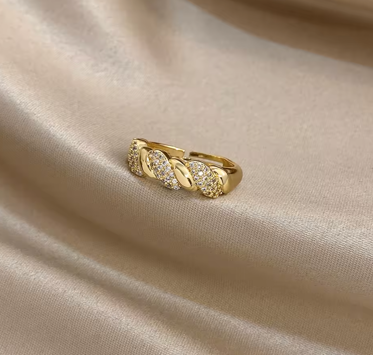 Vintage Geometric Gold-Plated Zircon Ring