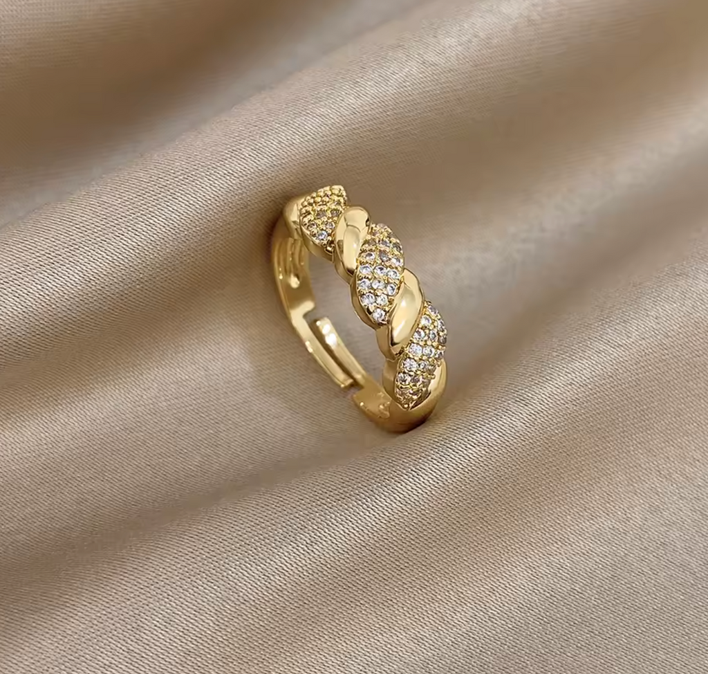 Vintage Geometric Gold-Plated Zircon Ring