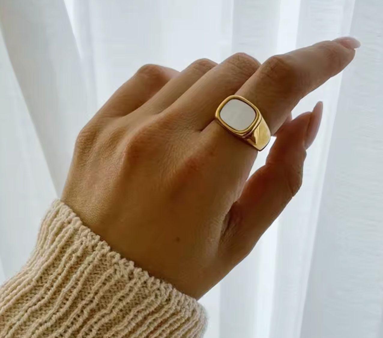 Vintage Chunky Square Shell Ring