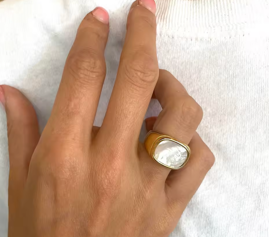 Vintage Chunky Square Shell Ring